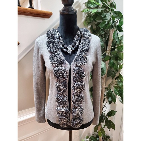 Red Women's Solid Gray Viscose Long Sleeve Ruffle Casual Cardigan Sweater Medium - Picture 12 of 12